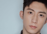 开云体育官网-凡尔赛宫的荣耀，伊蒂哈德的叹息，迪亚斯一战封神，法国铁血铸就欧冠史诗