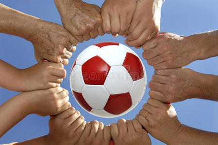 国内足球联盟规章制度完善，保障公平竞争的简单介绍