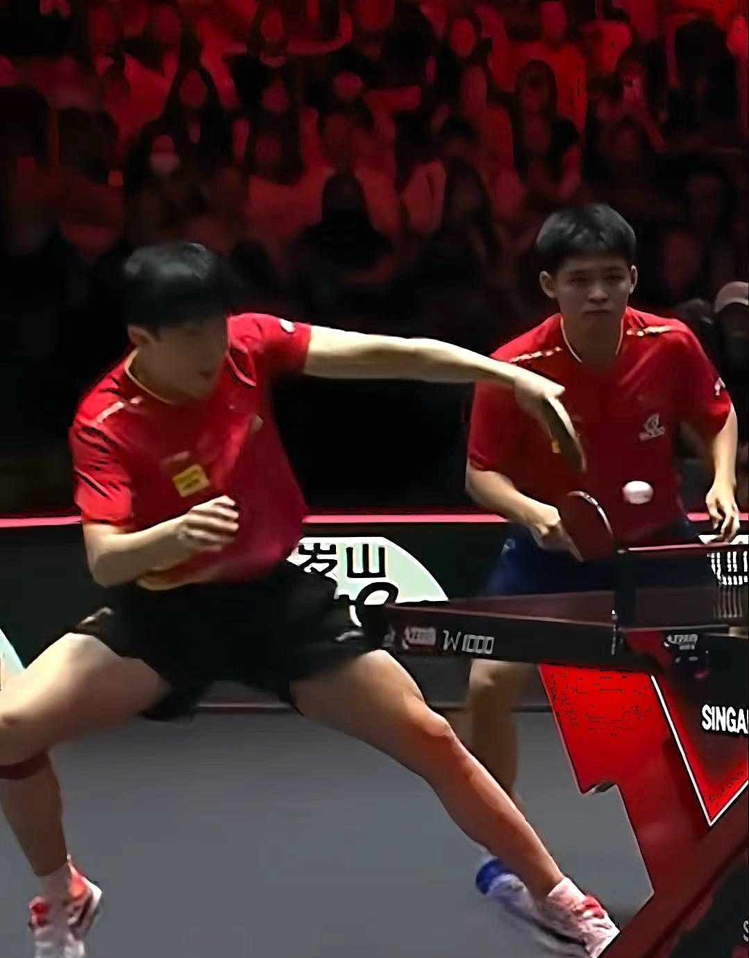新加坡代表队在比赛中顽强拼搏