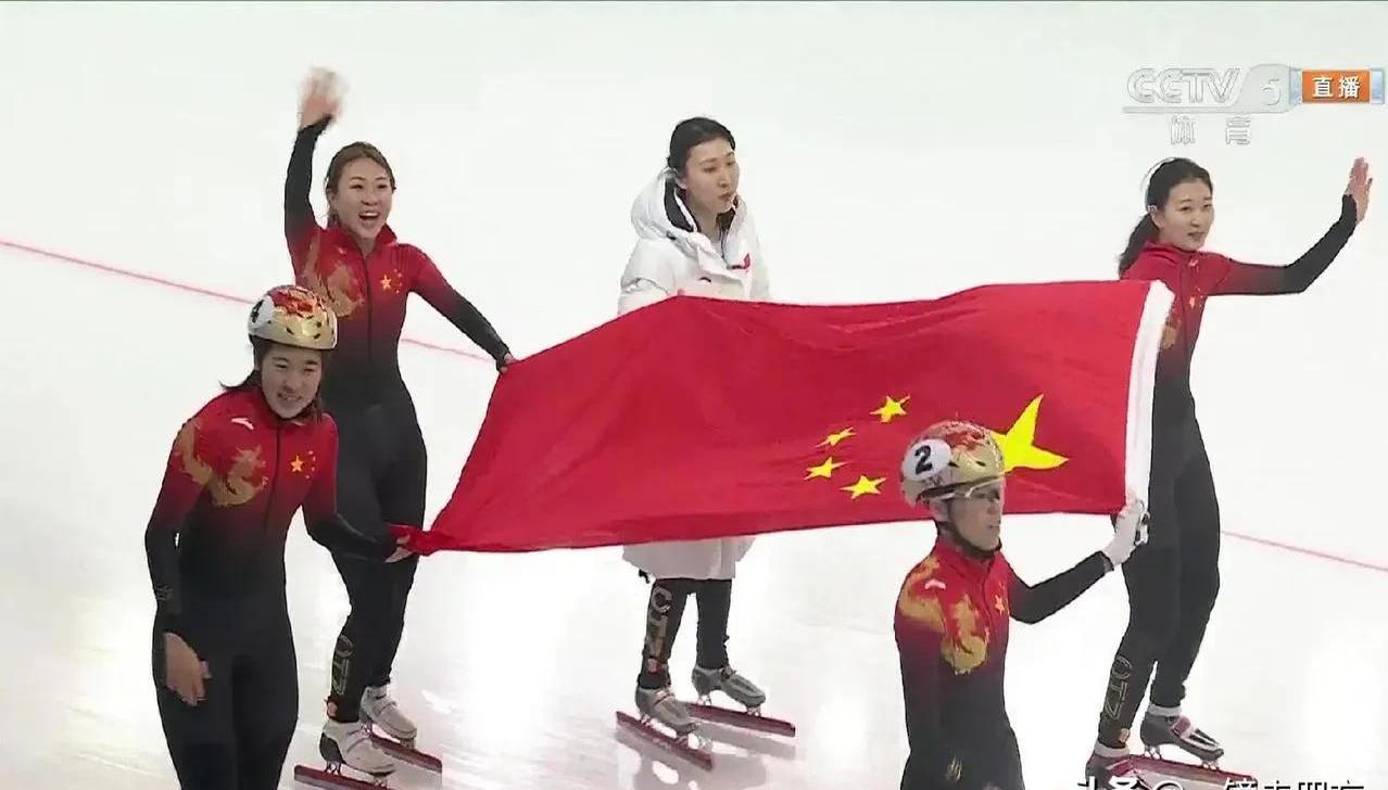 女子组决赛赛场争夺激烈，谁能获得最后胜利