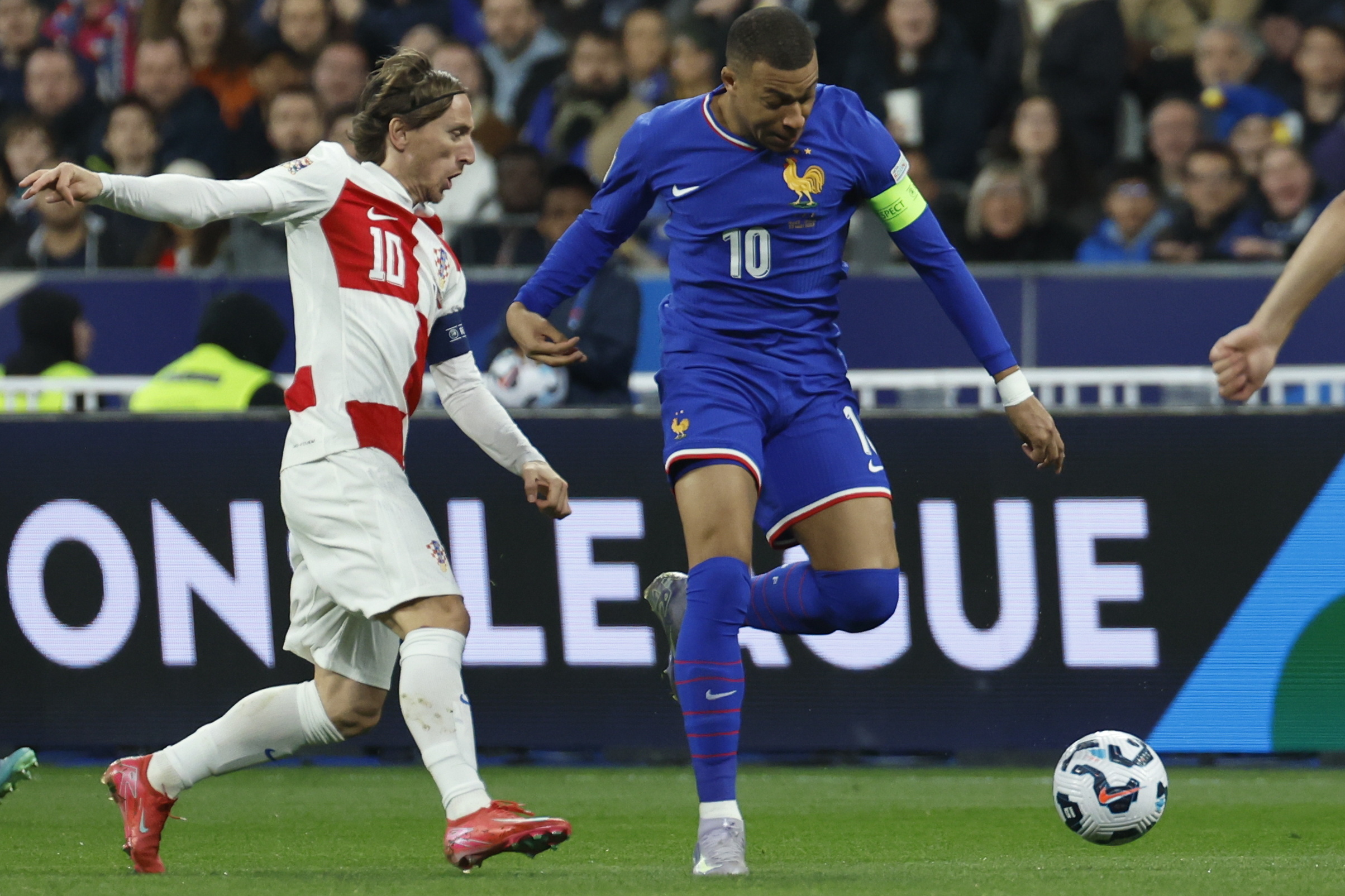 欧国联半决赛战况激烈，队伍实力对抗的简单介绍