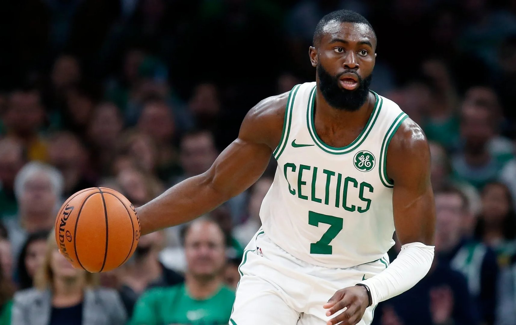 霍乐迪三分球命中，马刺主场战胜热火的简单介绍