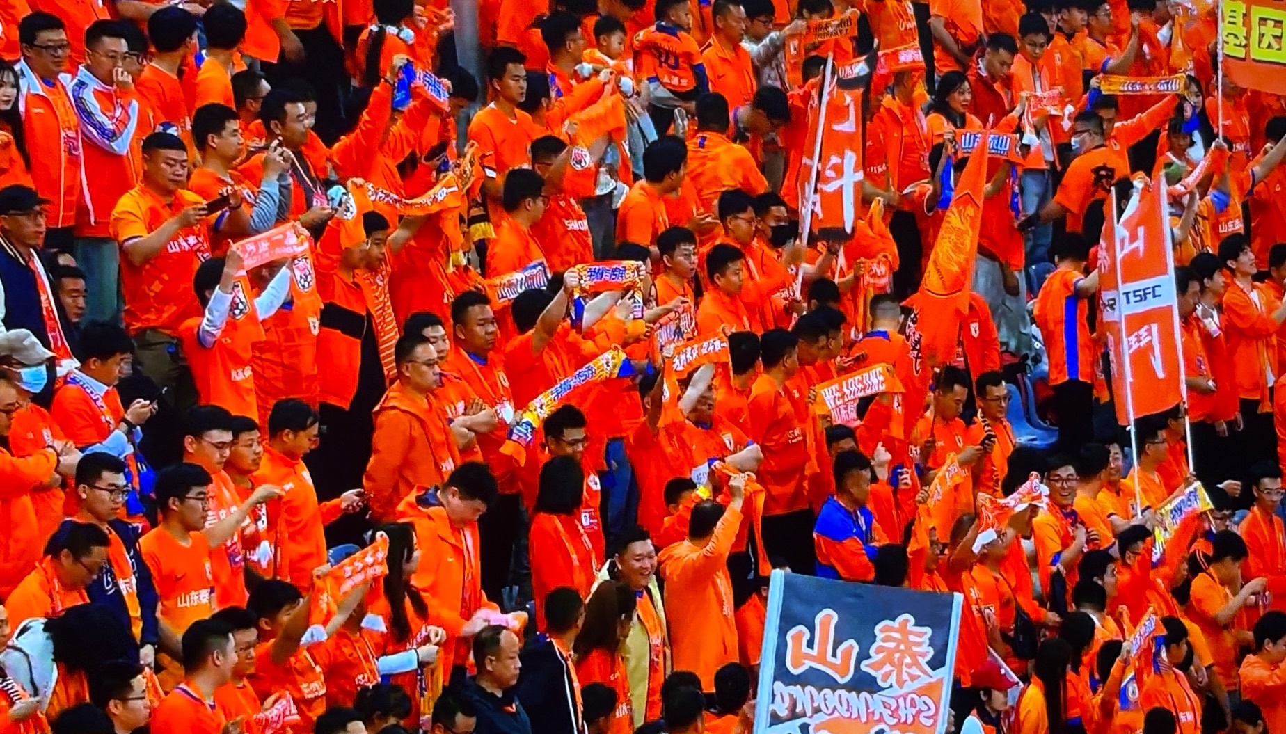 顶级球队在重要赛事中大放异彩