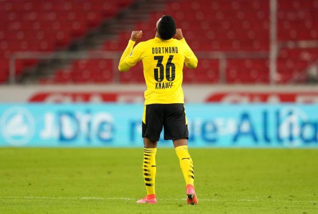 斯图加特客场逆转，豪取重要三分