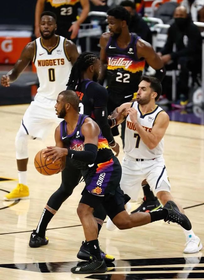 广东队鏖战福建队，保罗扛起全队