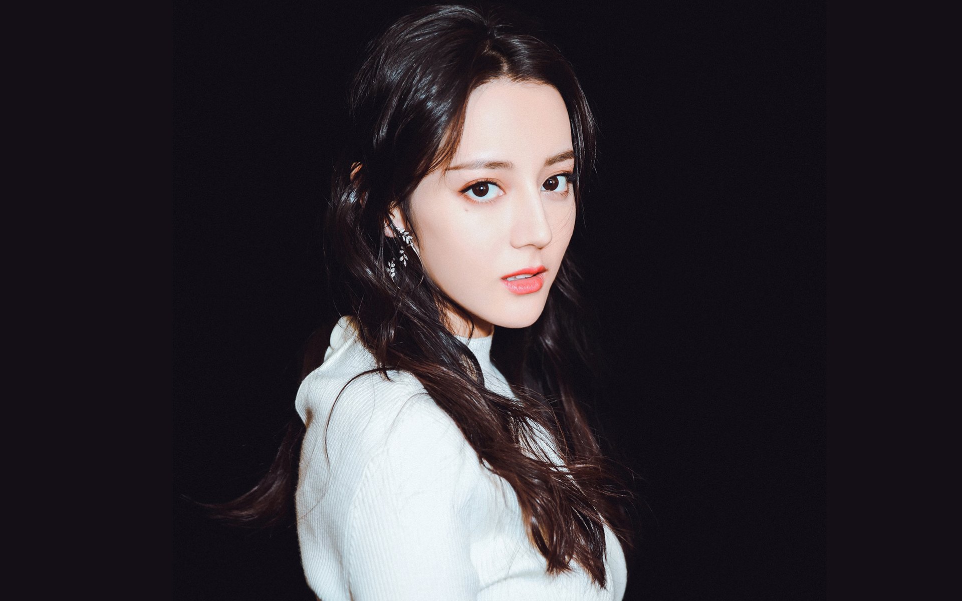 大心脏先生与逆转风暴,当哈利伯顿的星光与鹈鹕的羽翼遮蔽黄蜂