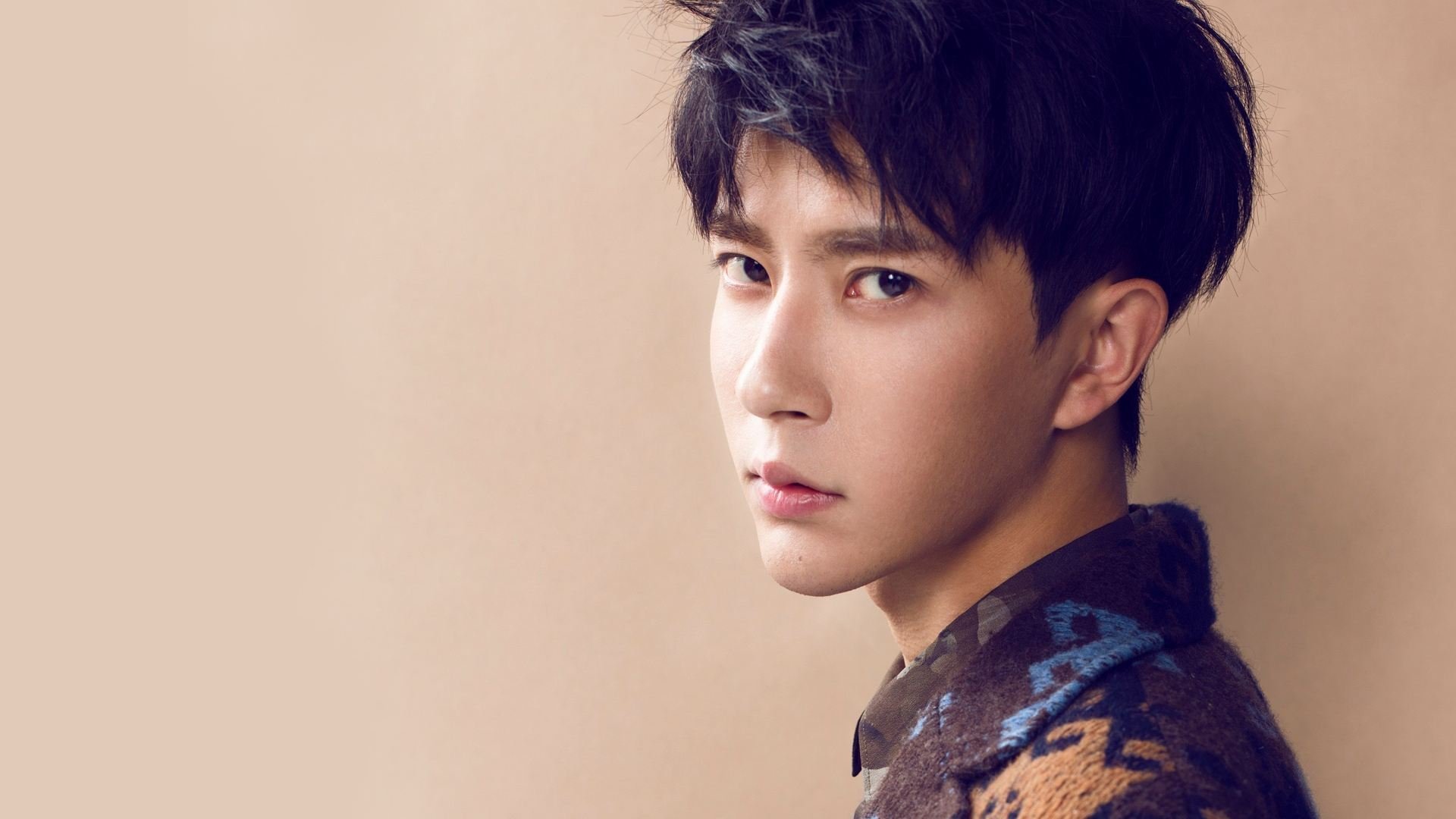 维京战吼响彻老特拉福德,冰岛班底强势注入,久保建英成为曼联新生关键先生